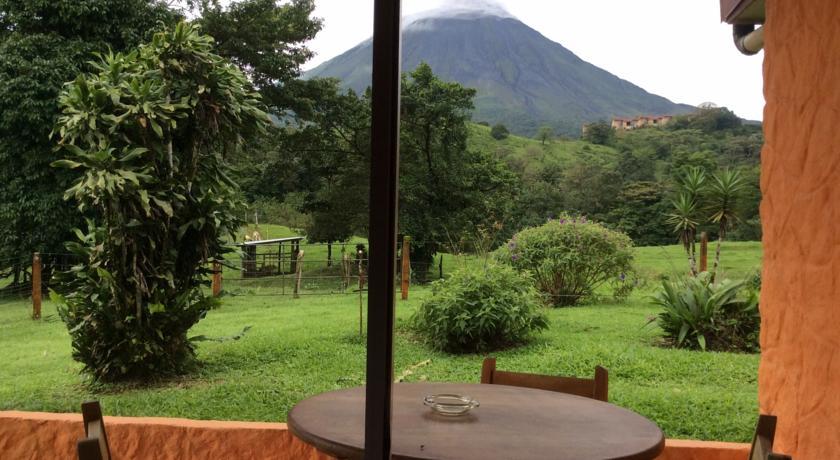 Hôtel Cabinas Los Guayabos à La Fortuna Extérieur photo