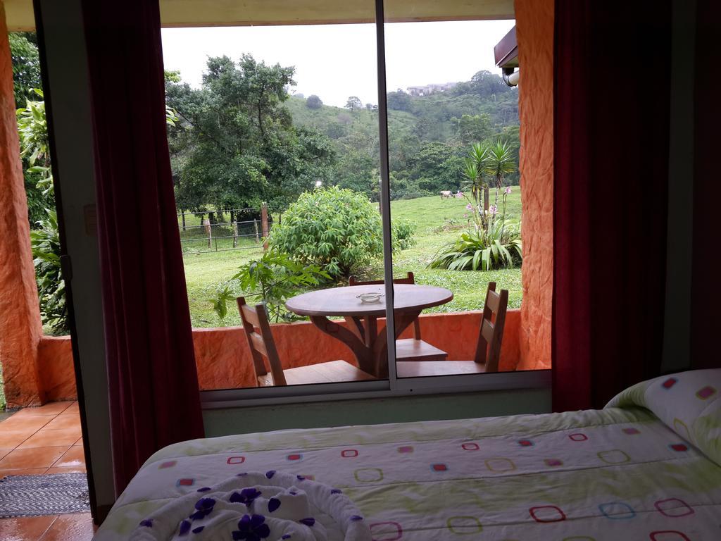 Hôtel Cabinas Los Guayabos à La Fortuna Chambre photo
