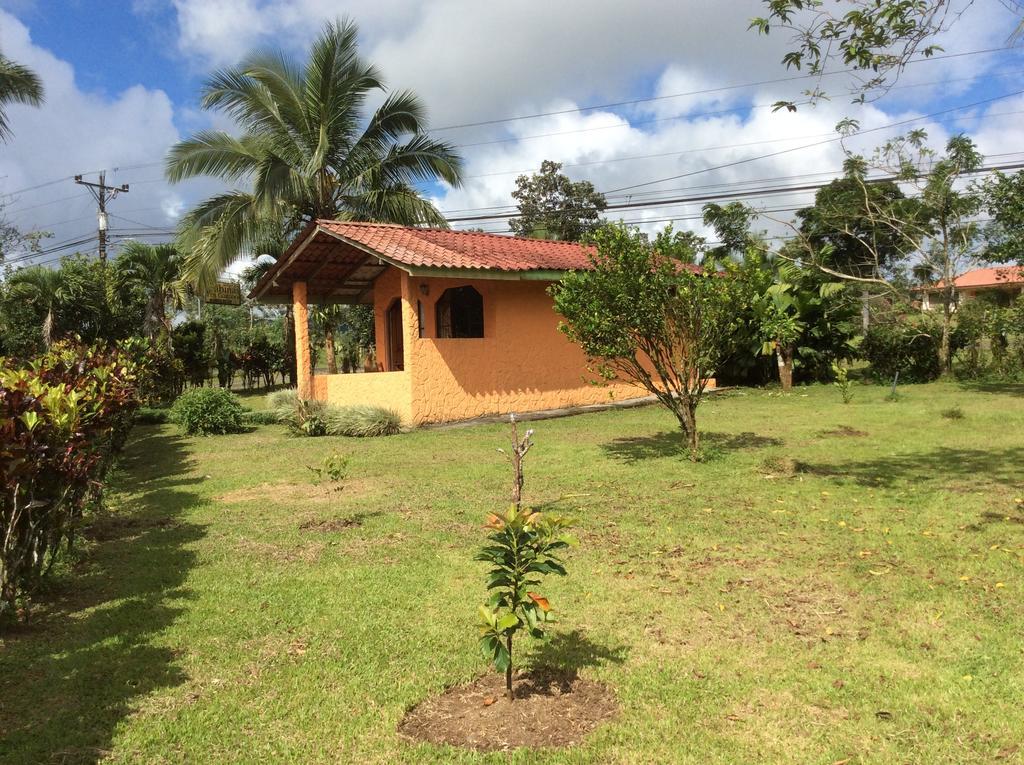 Hôtel Cabinas Los Guayabos à La Fortuna Extérieur photo
