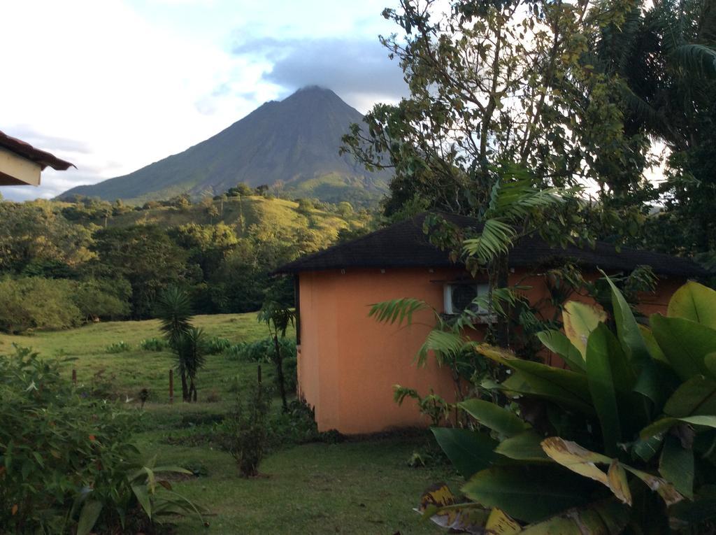 Hôtel Cabinas Los Guayabos à La Fortuna Extérieur photo