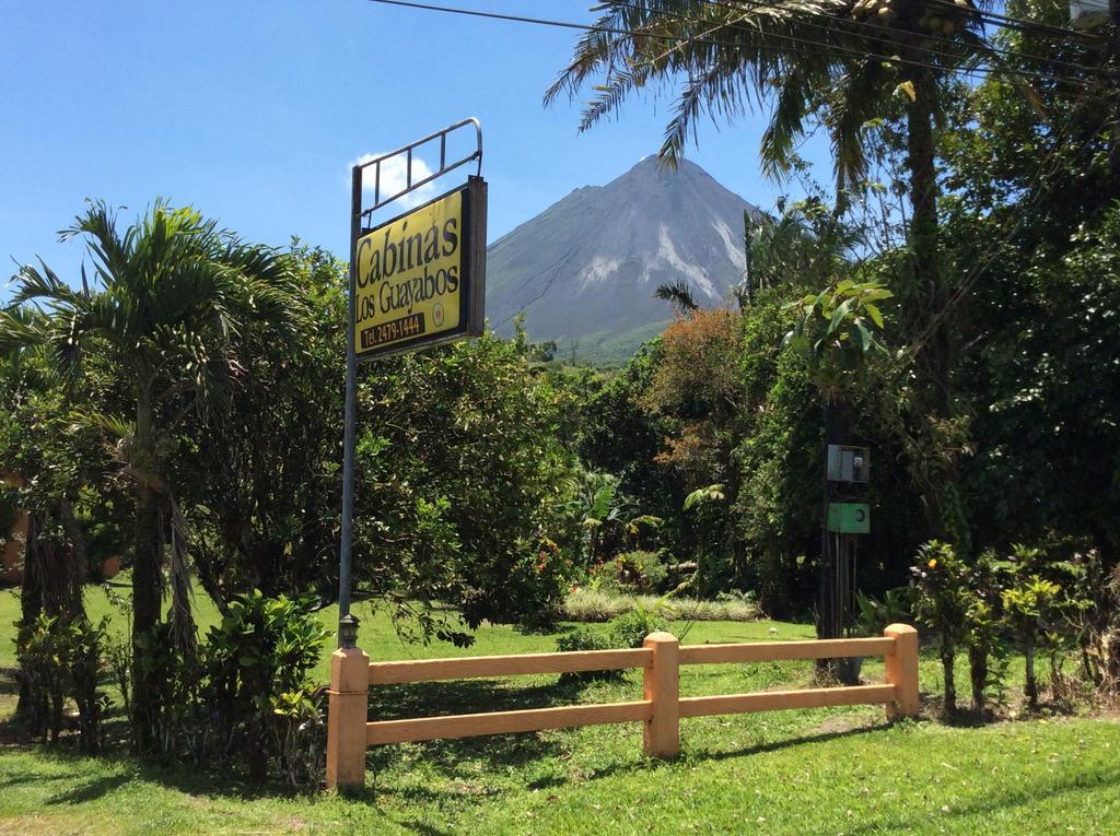 Hôtel Cabinas Los Guayabos à La Fortuna Extérieur photo