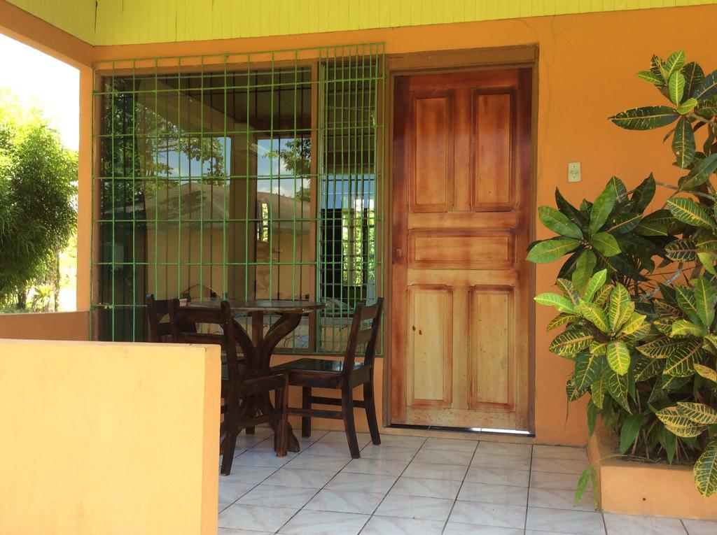 Hôtel Cabinas Los Guayabos à La Fortuna Extérieur photo
