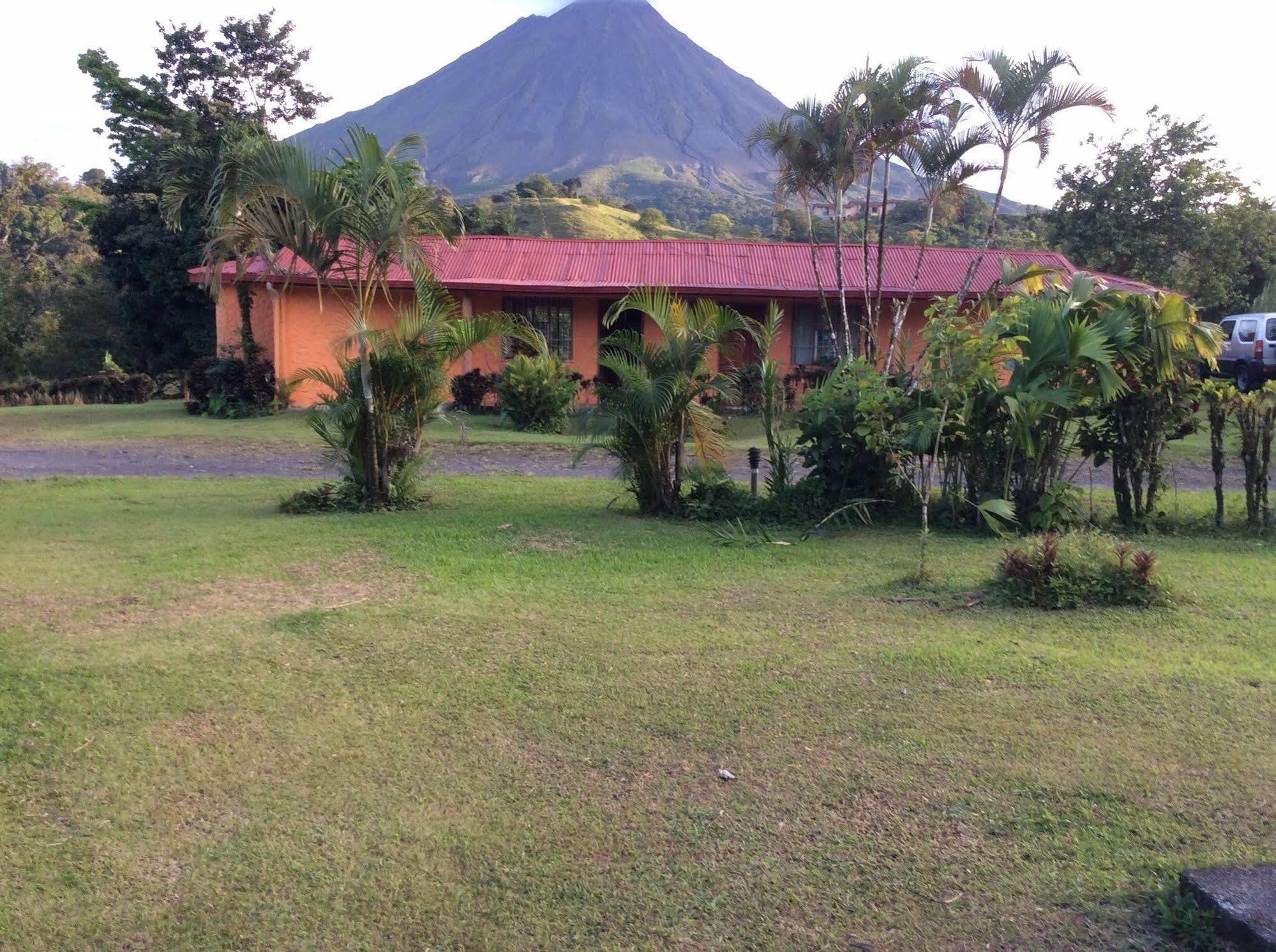 Hôtel Cabinas Los Guayabos à La Fortuna Extérieur photo