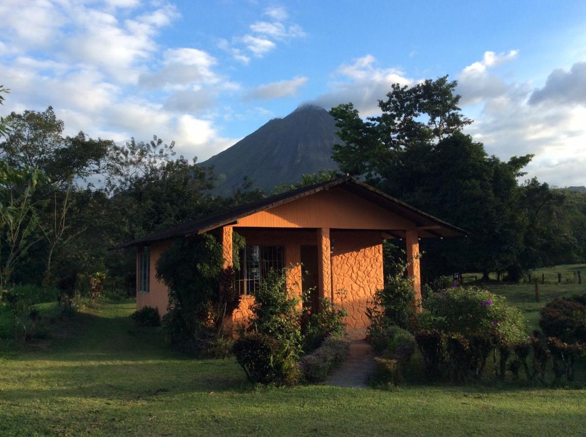Hôtel Cabinas Los Guayabos à La Fortuna Extérieur photo