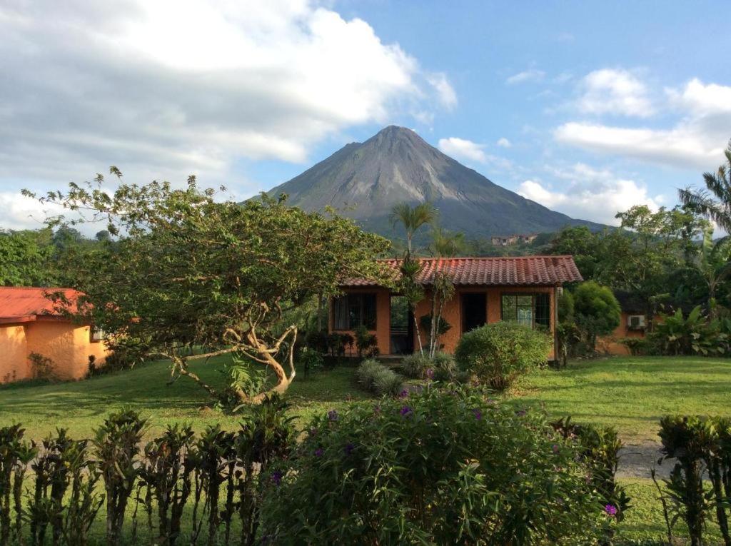 Hôtel Cabinas Los Guayabos à La Fortuna Extérieur photo