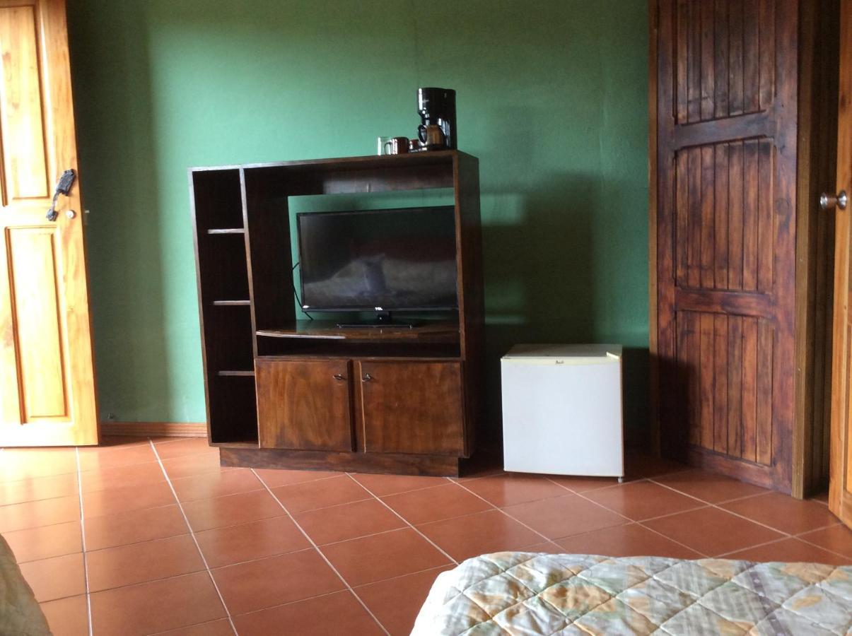 Hôtel Cabinas Los Guayabos à La Fortuna Extérieur photo